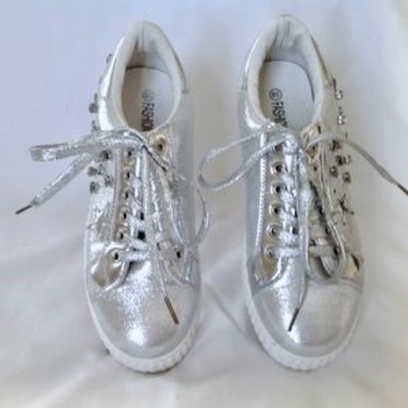 HP! π²SALEπ² European Silver Lace up Sneakers EU39/US8.5 - Picture 2 of 6